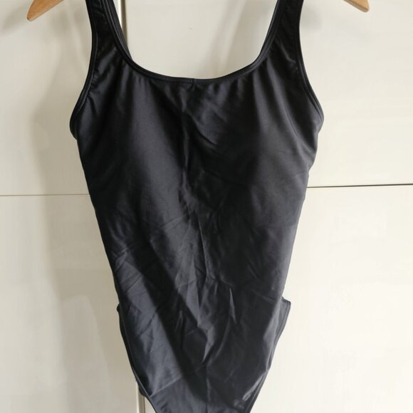 NWOT Black Basic Scooped Swimsuit - Picture 4 of 8